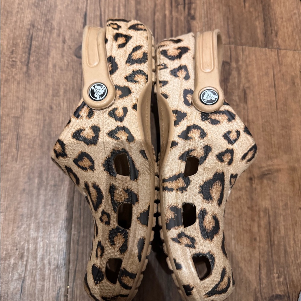CROCS Tan Leopard Print Women's Mules